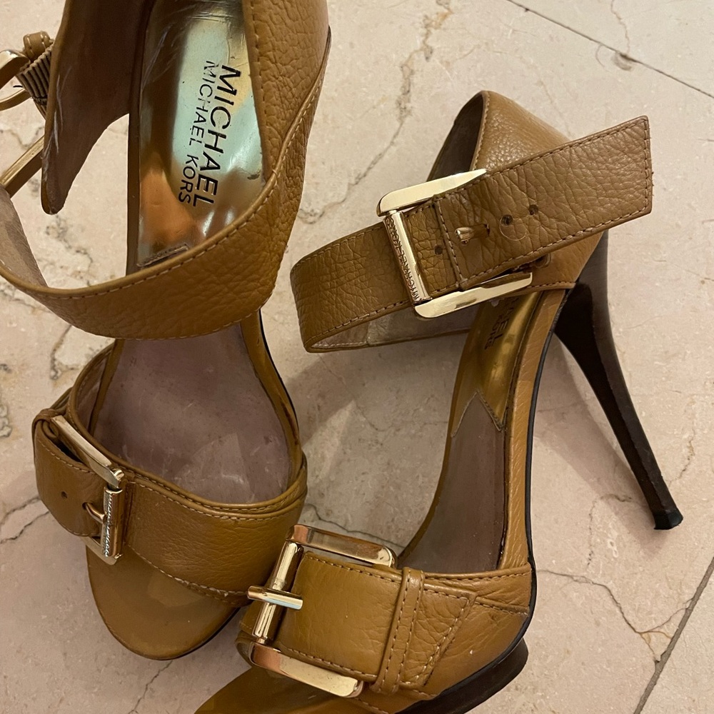 Michael Kors shoe is almost new